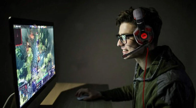 Toys R Us Raptor Pro Plus Gaming Headset With Led Lights - Image 5
