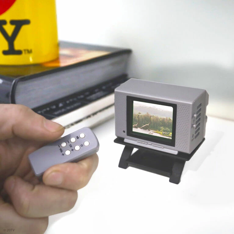 Basic Fun Tiny TV Classics: Jurassic Park - ClassicTV - English Edition - Image 2